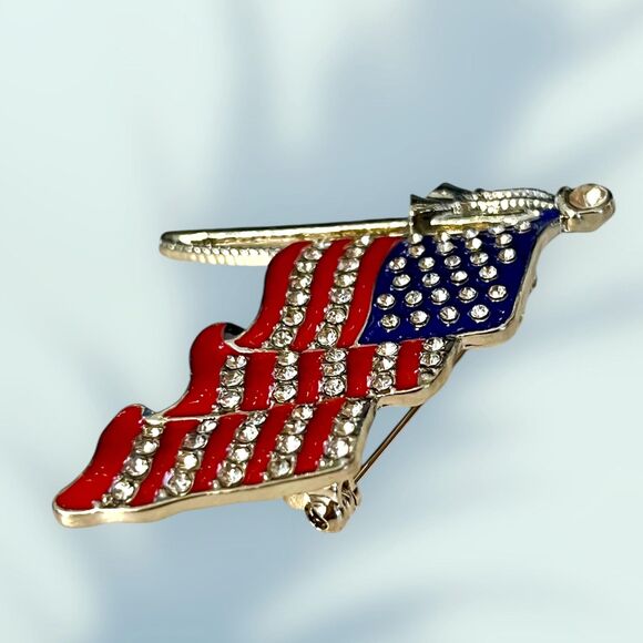 Sparkling USA Flag - Pin Patriotic Rhinestone Brooch Pin - Picture 3 of 4